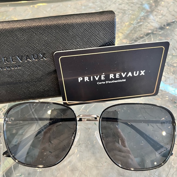 prive revaux Accessories - Prive Revaux NIB Full Set Unisex Polarized Sunglasses Aviator Silver Floridian